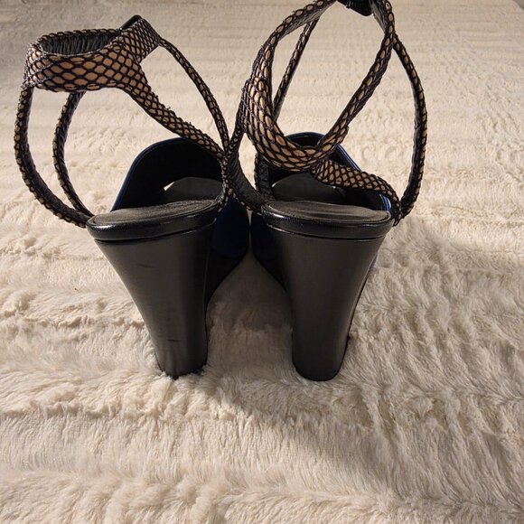 Shoes - Picture 1 of 4